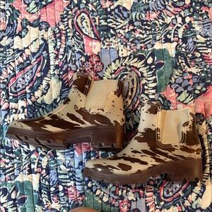 London Fog Brown Cow Print Chelsea Rain Booties
